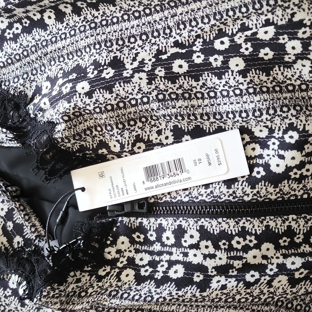 Alice and Olivia Alves Dress in Mini Lacey Floral, New with Tags - Picture 3 of 4